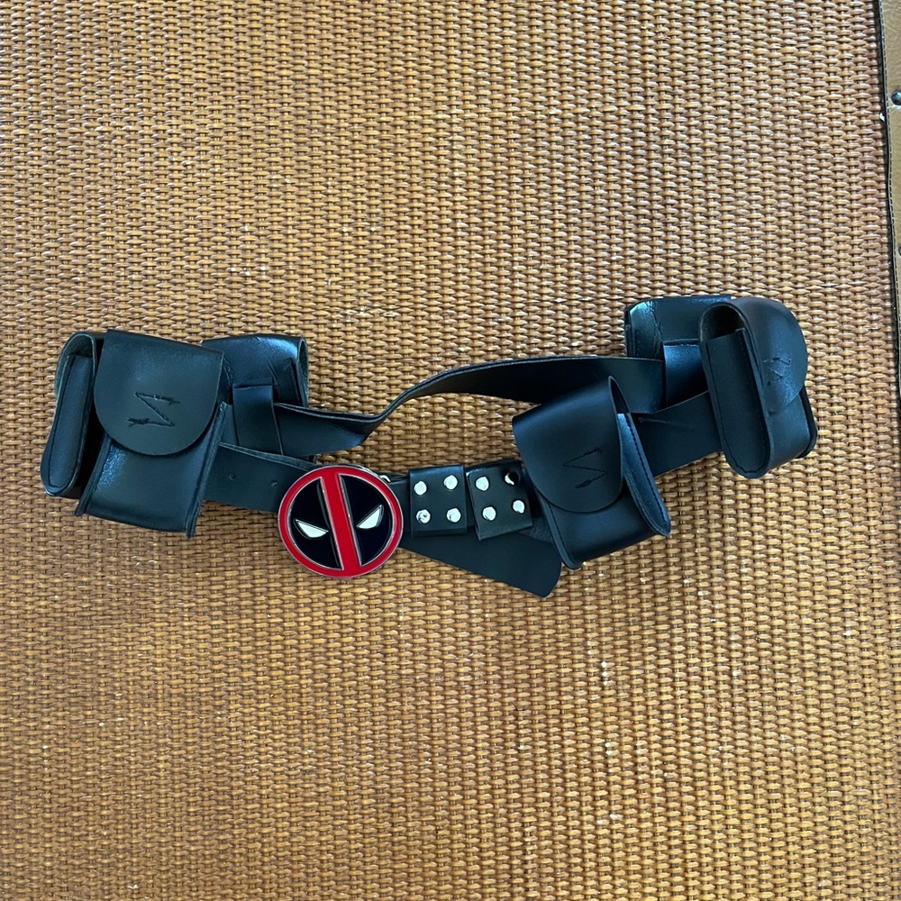 Deadpool Cosplay Utility Belt